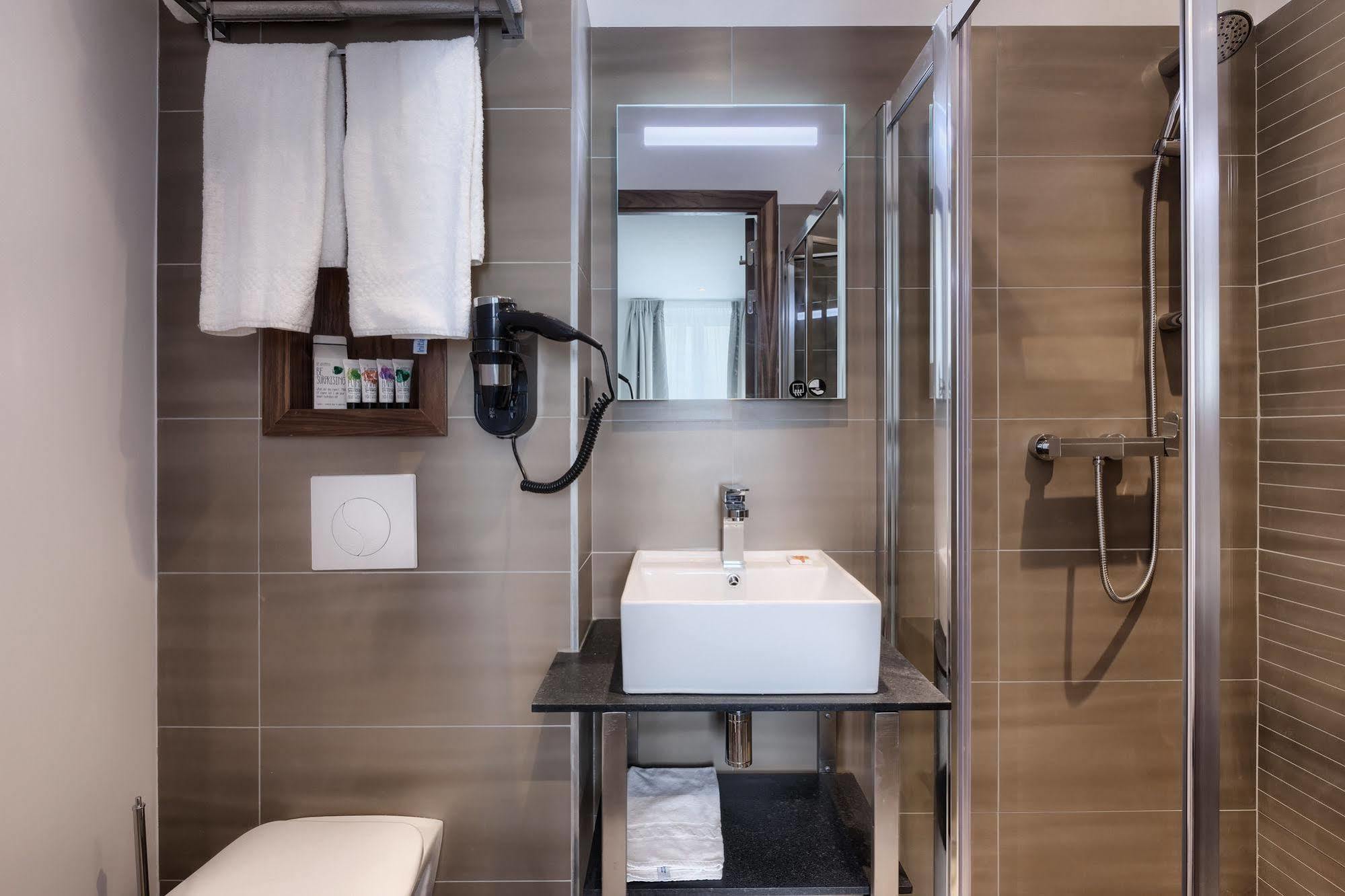 Le Trente Hotel Paris Bagian luar foto